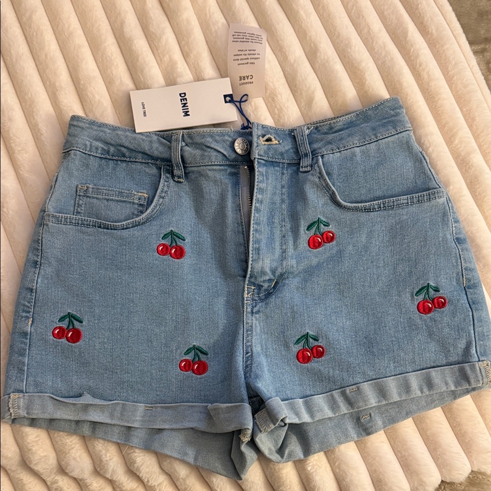 Love Tree Embroidered Cherry Denim Shorts, size small
